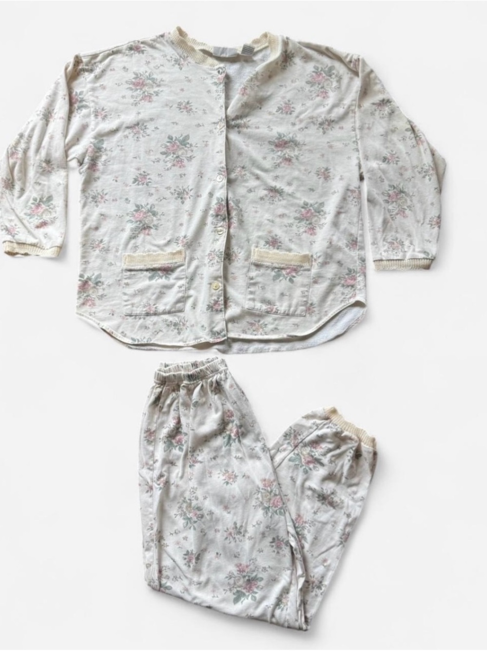 Vintage 1990’s Women’s Pajamas Set, white floral size large
